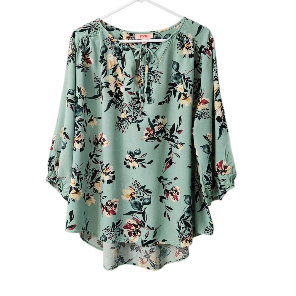 EVRI Green Floral Women's Blouse 2X Rounded Open V Neckline with Tie 3/4 Sleeves